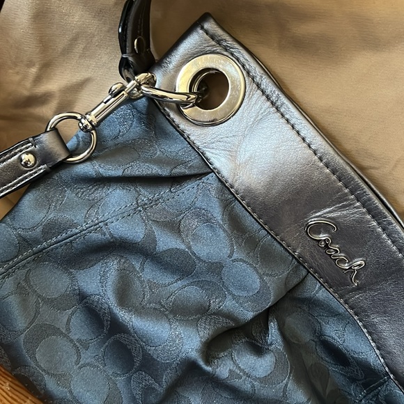 EUC Coach signature optic gray metallic fabric two way bag w/ purple interior - Picture 10 of 11